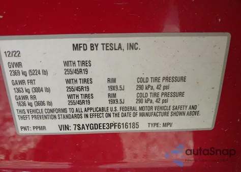 2023 Tesla Model Y Awd/Long Range Dual Motor All-Wheel Drive z USA, uszkodzony, nr VIN 7SAYGDEE3PF616185